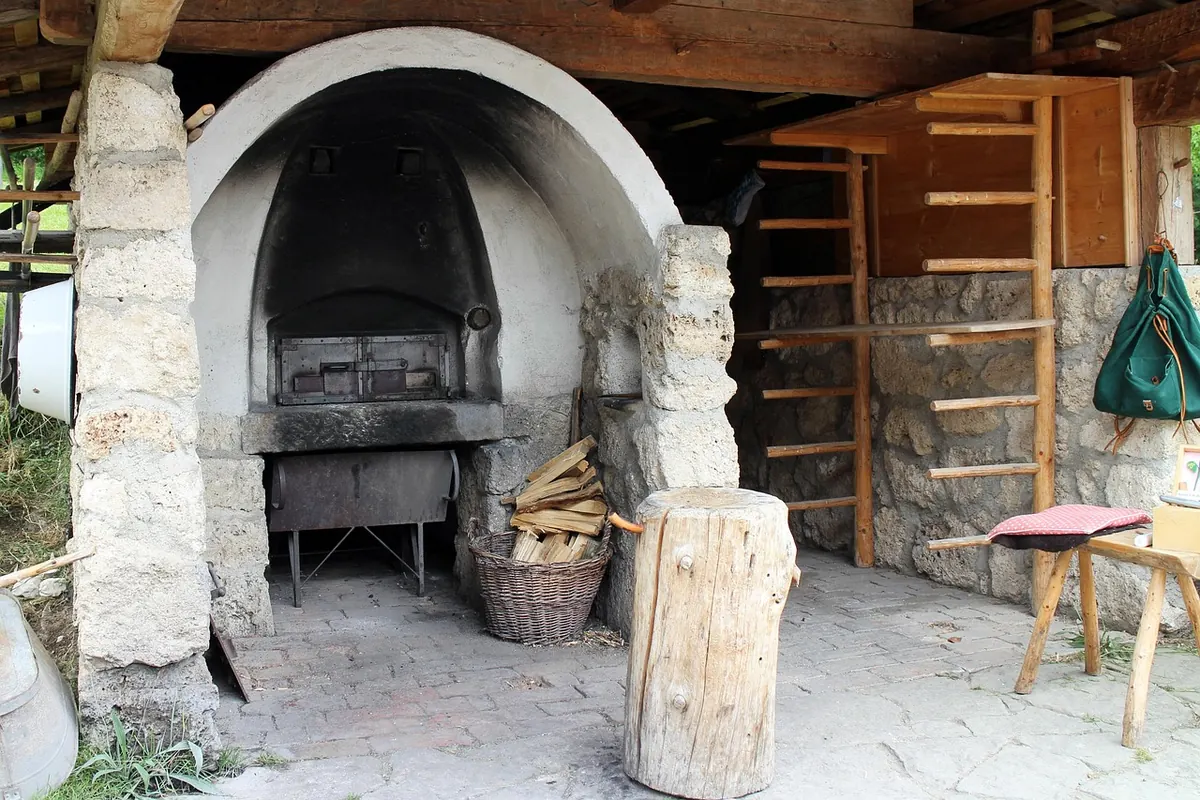 Common Mistakes When Cooking Pizza in an Outdoor Oven
